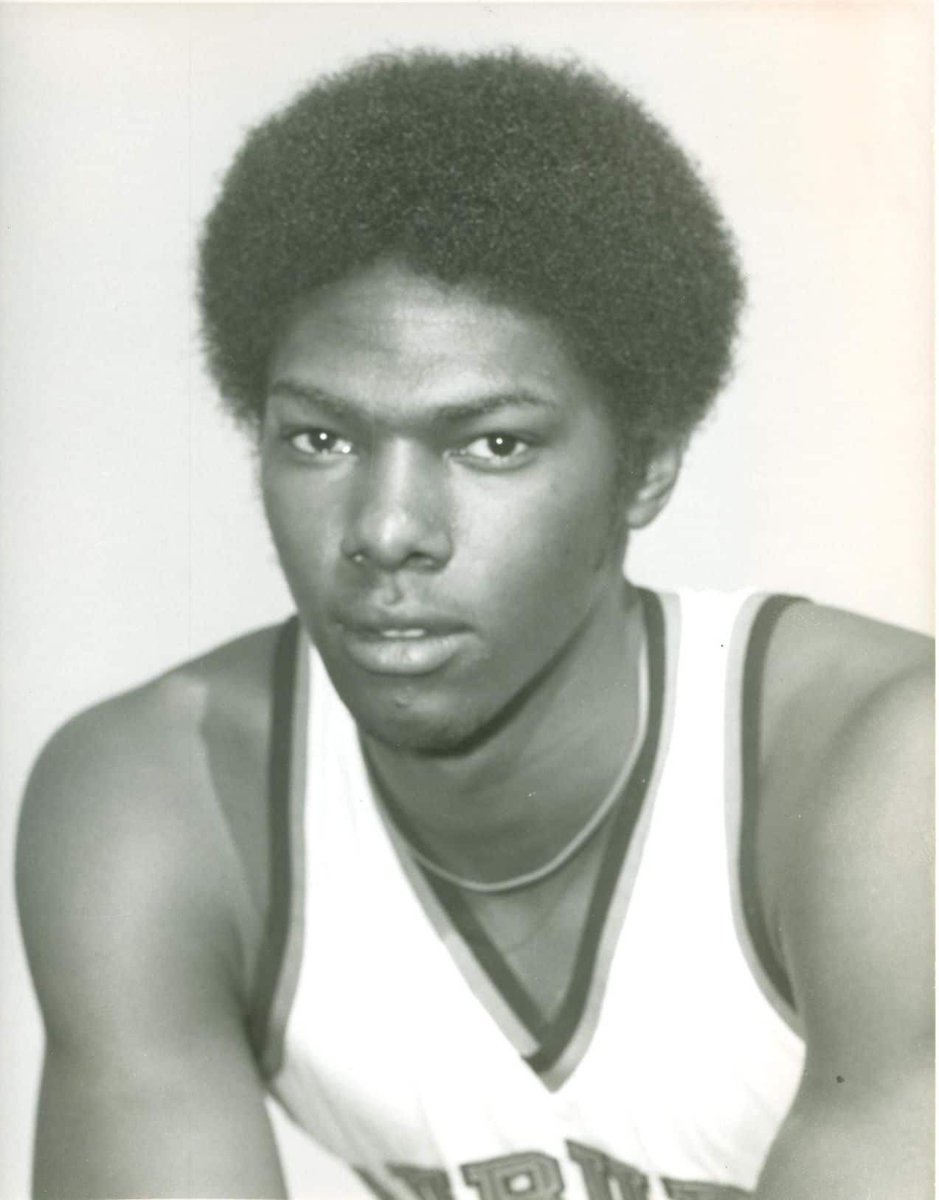 AUHistoryToday's tweet photo. 1978 - Mike Mitchell became the first Auburn Tiger to be selected in the first round of the NBA Draft. The Cleveland Cavaliers selected Mitchell with the 15th pick.

Mitchell would play 11 seasons in the NBA

Larry Bird would be selected #6 by Boston.

#WarEagle #AUHistory https://t.co/Yxk7653l2D