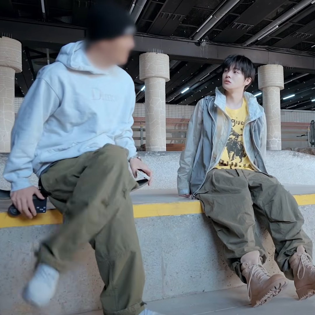 tenderleeleo's tweet photo. Is Leo acquainted with the director? Did he use his connection again to get a good MV this time?? 🫣 https://t.co/BxkzG1Fn0q