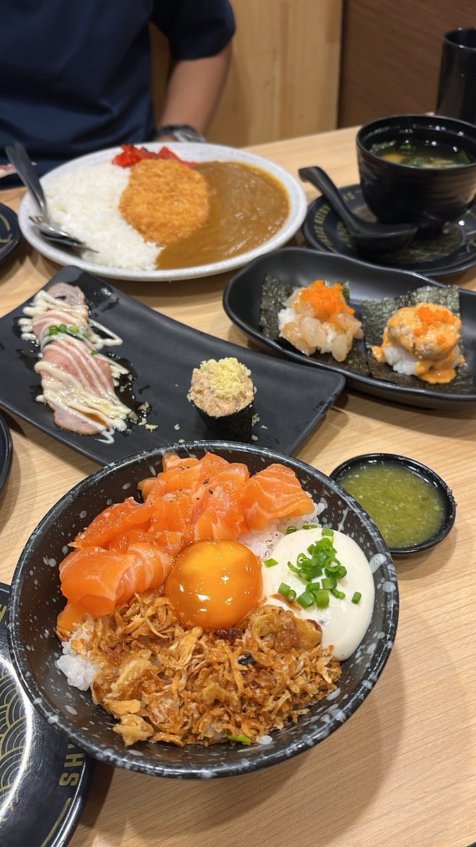 fxifeixx's tweet photo. 🍽️🍣 https://t.co/KKHAptHLyi