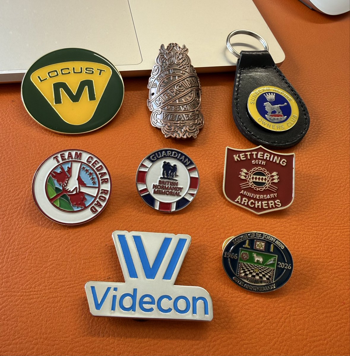 mlbadges's tweet photo. From 30mm to 65mm, size is no limit for your custom designs! 🙌 Check out this lineup we recently supplied to a client, showcasing everything from classic enamel finishes to the standout 65mm Mercian bike badge in full 3D.
#CustomPins #MetalBadges #3D #ClubMerch #EventBadges https://t.co/i1QY463zMt