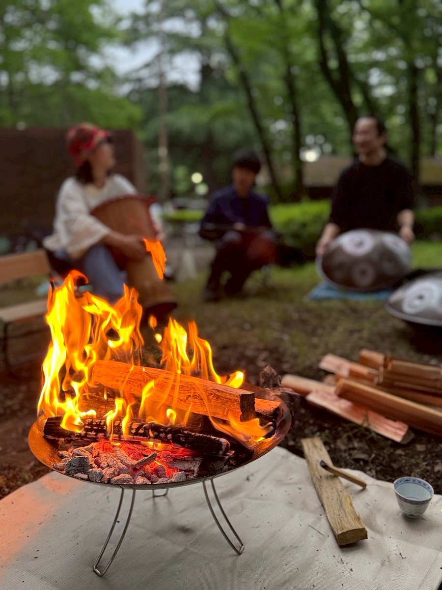 projectsowaca's tweet photo. 東京都小平市の鷹の台で焚き火を囲んでハンドパンの演奏をしたり、お茶やアロマを嗜むウェルビーイングイベントAWAIを主催しています。 https://t.co/c5rwpKgAN8
