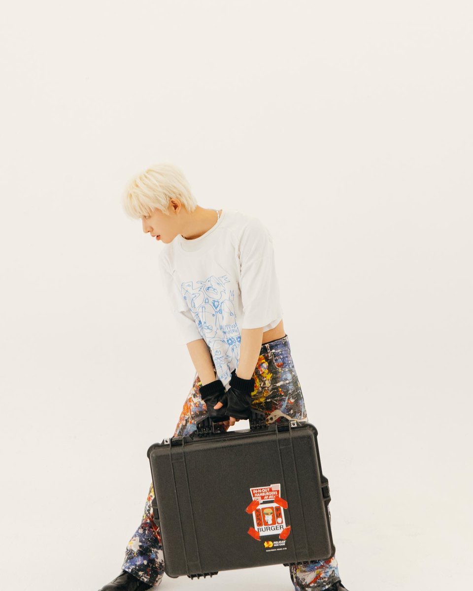 kimharubi's tweet photo. B.I's Memories🎞️
🗓️211116①

📚tmrw
All contents is B.l
Curated by @tmrwmag 
100+ pages of photos and chats with B.I

#BI #비아이 #김한빈 #KIMHANBIN #ビーアイ https://t.co/jdnxbu1JHt