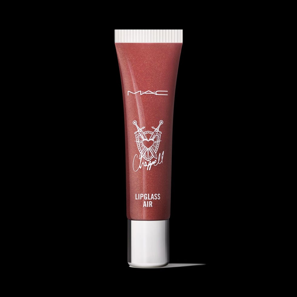 chappellroanbr's tweet photo. Confira os produtos da linha Viva Glam criados pela Chappell Roan e a MAC Cosmetics:

1. MAC VIVA GLAM Lustreglass Sheer-Shine Lipstick in Roan of Arc
2. MAC M·A·Cximal Silky Matte VIVA GLAM Lipstick in UnNatural Red Head
3. MAC VIVA GLAM Lipglass Air Non-Sticky Gloss in Damnsel https://t.co/Z1QL3swUz5