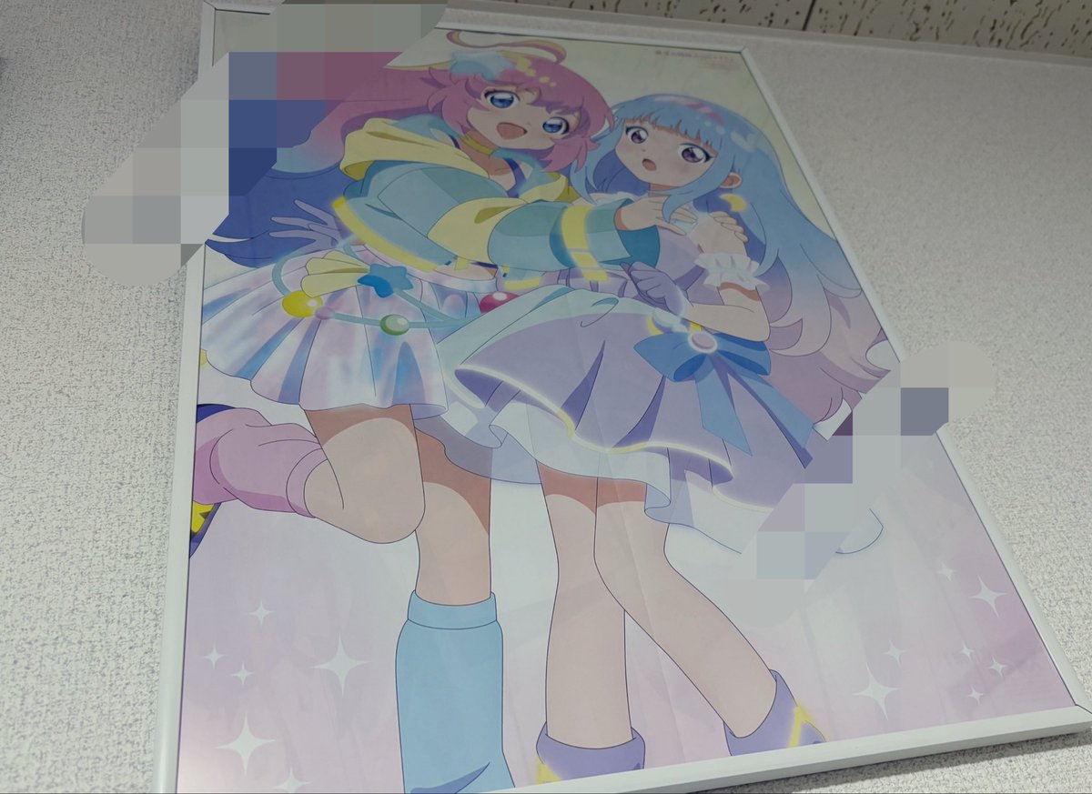 iyo16's tweet photo. さっそくアニメージュ7月号買ってきました
ルルットリリィのB3ポスターが本命♪
さっそく額装して拝まさせていただいてます！
眼福⭐️🌙 
誌面にもあれやこれやと載ってます♪
是非お手元に！
※遠目とはいえアレなのでポスター写真は一部加工してます
#ルルットリリィ #るるりり #MSLL https://t.co/KNgxIxXp5w