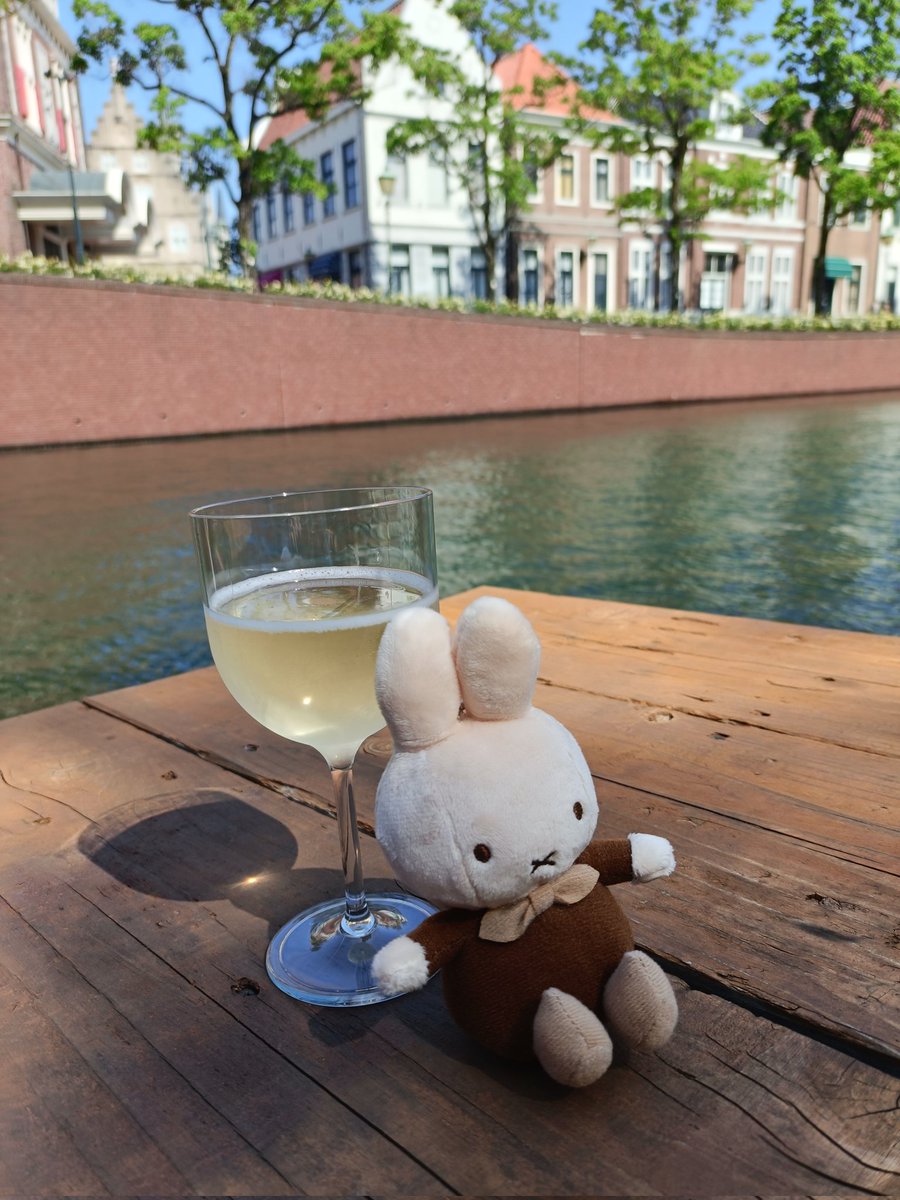 sxupyon's tweet photo. 平日昼飲みほど幸せなことはない https://t.co/ZZrYRSSivL