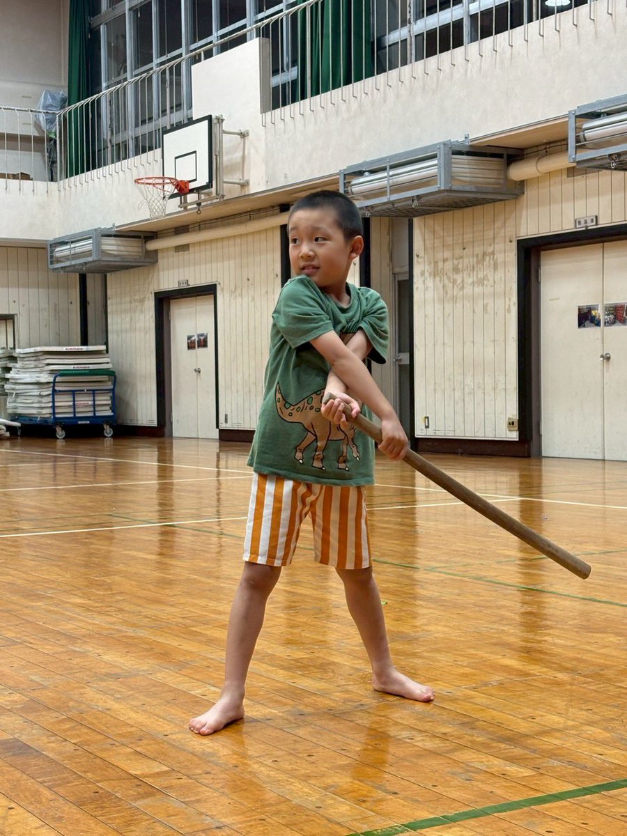 busenkai_jp's tweet photo. 2026/6/9 笄小学校

【剣術】
一之素振
二之素振
三之素振
四之素振
五之素振
六之素振
七之素振
左右之合わせ
四方切
五之合わせ

【杖術】
突き

#岩間神信合氣修練会
#合気道
#笄小学校 https://t.co/d5mamMLRYZ