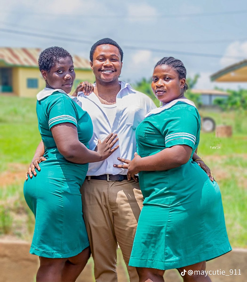 kan_gah's tweet photo. Adey go buy nursing forms 😂 https://t.co/KIYyjkhyuY