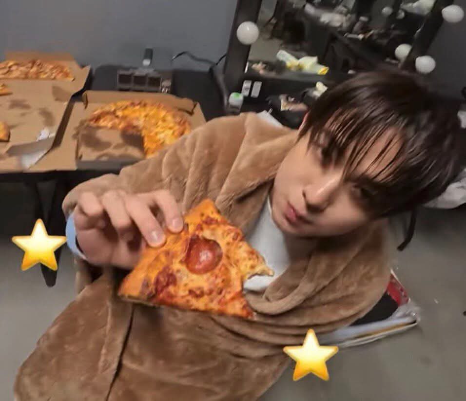 chocou3ls's tweet photo. @eomlandvnfp Some people leave memories, but you left a place in our hearts

WE MISS YOU SEONGHYEON

#LoveForSeonghyeon
#SEONGHYEON #성현 https://t.co/ApyVG2VZQC