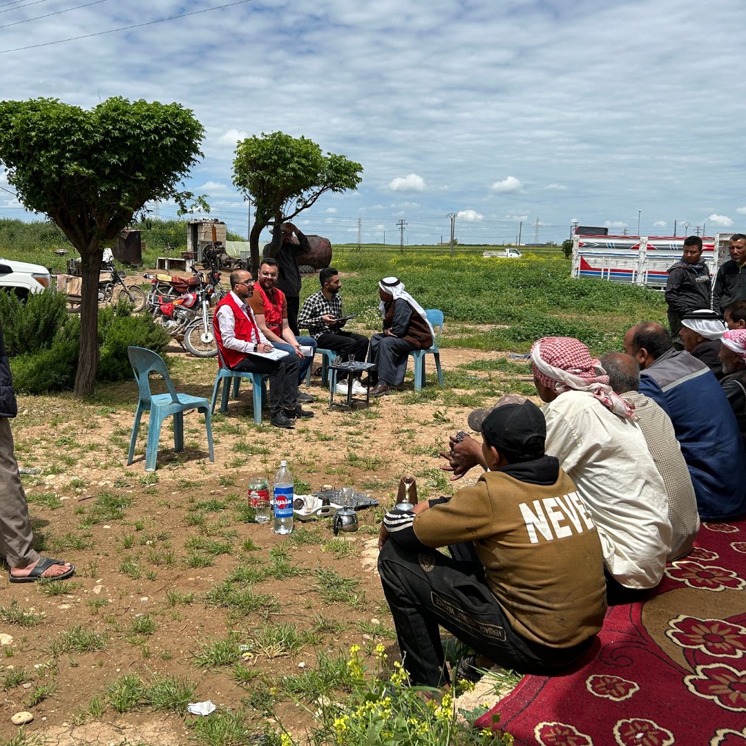 ICRC_sy's tweet photo. In northern Hassakeh, farmers face challenges linked to water, electricity, &amp; farming costs. Fahad, a father of two, received solar panels, irrigation equipment, &amp; farming support through an @ICRC &amp; @SYRedCrescent initiative. https://t.co/QUjEFGNGFA