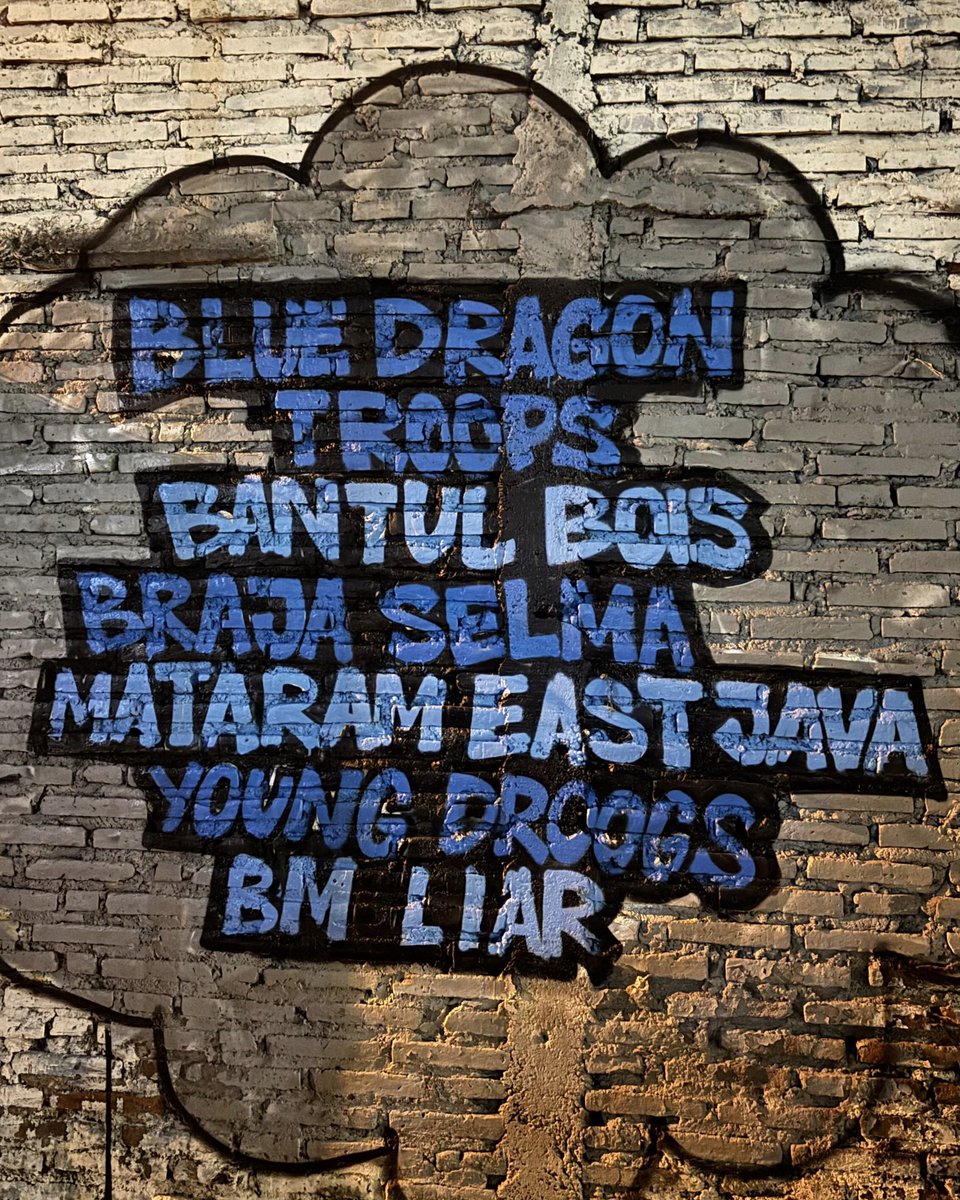 BantulBois's tweet photo. BACK TO HOME,MKYK! 
Terus suarakan hingga kemenangan itu menjadi milik kita.

Again, midnight shift collab w / @BlueDragonTrps @BRAJASELMA1929 @matarameastjava @youngdroogs @ bmliar ⁃at daytrans,gading,Yogyakarta.

#UsutTuntasKorupsiMandala #UsutTuntasKorupsiMandala https://t.co/za4p0DtU8e