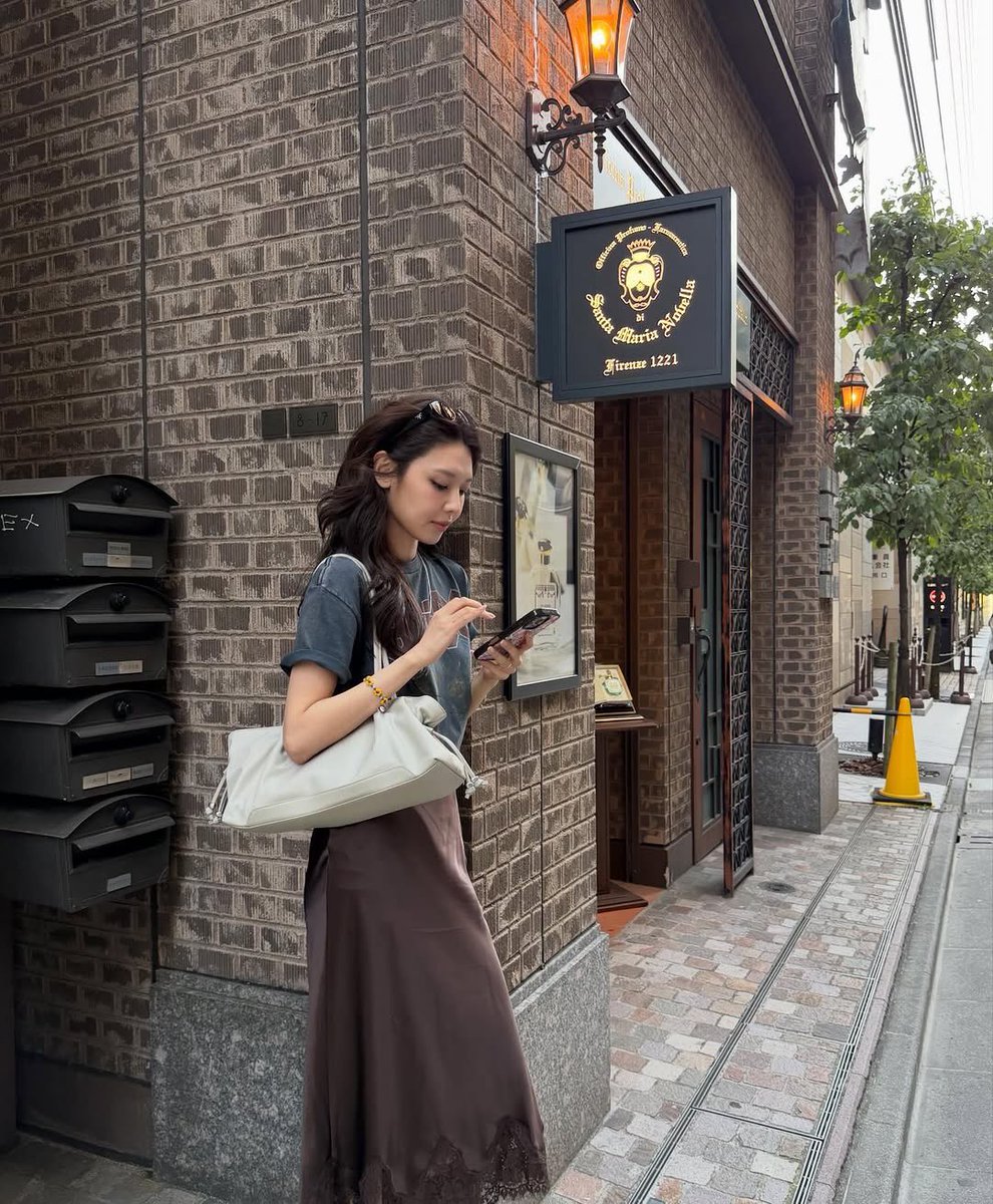 zenojames2's tweet photo. เติบโตมาด้วยกัน เห็นมาตั้งแต่เริ่มคบกันจนถึงวันนี้ 14 ปีที่ผ่านมาเป็นความทรงจำที่สวยงามมากจริงๆ ค่ะ ถึงวันนี้ความสัมพันธ์จะเปลี่ยนสถานะไป แต่ความหวังดีที่แฟนคลับมีให้ยังคงเหมือนเดิม เคารพในการตัดสินใจของพี่ซูยองที่สุดค่ะ ขอให้ทั้งคู่มีความสุขในเส้นทางที่เลือกนะ เป็นกำลังใจให้เสมอ🫶🏻🫶🏻

#Sooyoung #JungKyungHo #ซูยอง #จองคยองโฮ