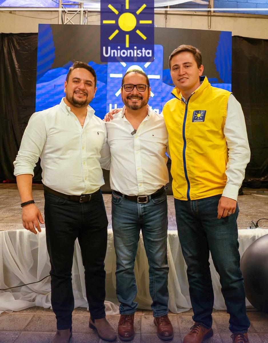 Milo_Fuentes15's tweet photo. El Ronald Yomelfy Portillo es el diputado del álbum de tránsfugas de hoy.

En 2019 quiso ser diputado por Valor.
Fue Viceministro del ministerio de gobernación en 2022 en el gobierno de Giammattei.
Entro como diputado en 2023 con Vamos.
Para 2027 quiere ser reelecto con el partido Unionista.