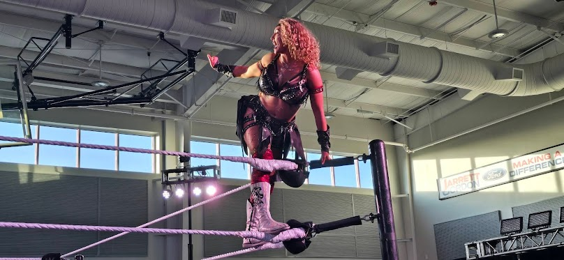 CarlosStoneking's tweet photo. We have been day one @nikkita_wwe fans and she has all the heart in the world. #NXTDavenport #WWE #WWENXT #Lioness #BigKat #NikkitaMultimedia https://t.co/TMDKNYKySm