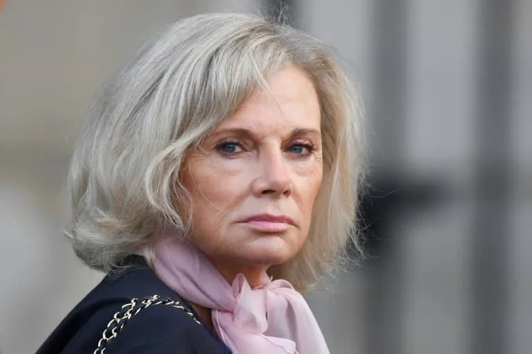 BoyerGabriel042's tweet photo. Le pouvoir macronniste a même nommé l’ex-ministre socialiste Élisabeth Guigou, intime du pédophile Olivier Duhamel, à la tête d’une commission sur l’inceste https://t.co/NWp6LgjrcH