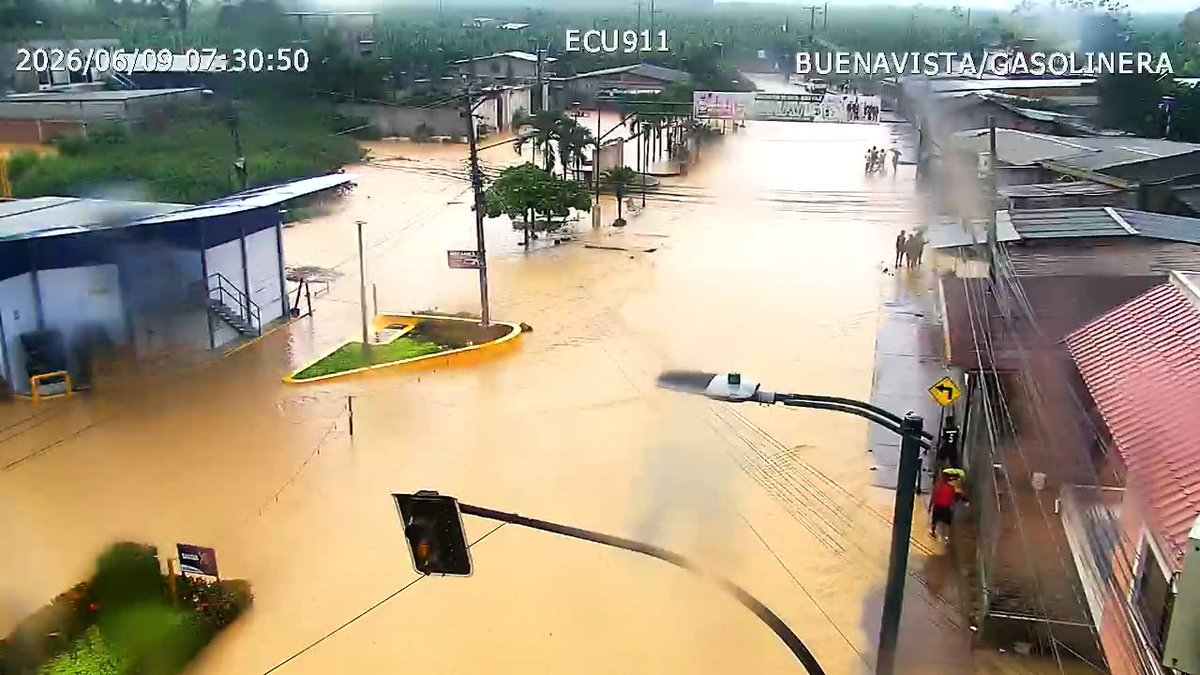 NAD24ec's tweet photo. Entidades se movilizan por desbordamiento del río Buenavista en Pasaje https://t.co/22O0KHqhCA
@BomberosMACH @Riesgos_Ec @PrefecturaElOro @ClementeBravoR https://t.co/m2mL7YWRsK