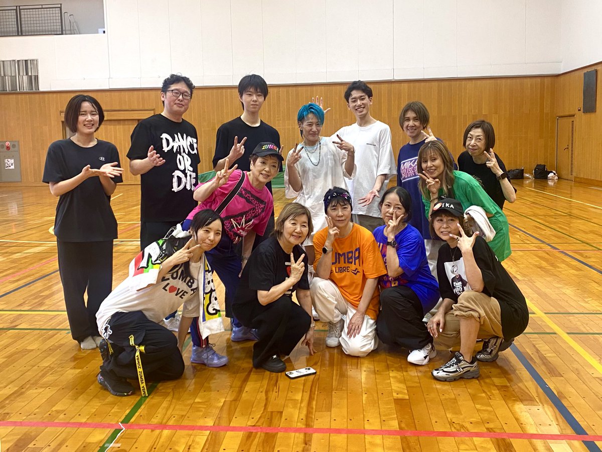 senzokudance's tweet photo. 6/7(日)脳神経外科医 市村真也先生主催 講師:MIKA先生による #ZUMBA WSが開催されました✨
音楽に合わせて全身を動かしながら笑顔で汗を流し、会場は大いに盛り上がりました💃🕺
学生達は普段取り組んでいるダンスとはまた違った魅力に触れる貴重な機会となりました🌟

#洗足学園音楽大学ダンスコース https://t.co/SCF2pVzoVt
