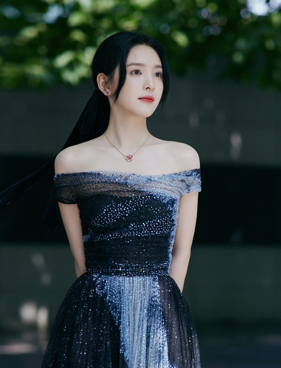 rruonans's tweet photo. zhang ruonan for weibo movie night five years ago 🥹🖤 https://t.co/4qgUe9Cbgp