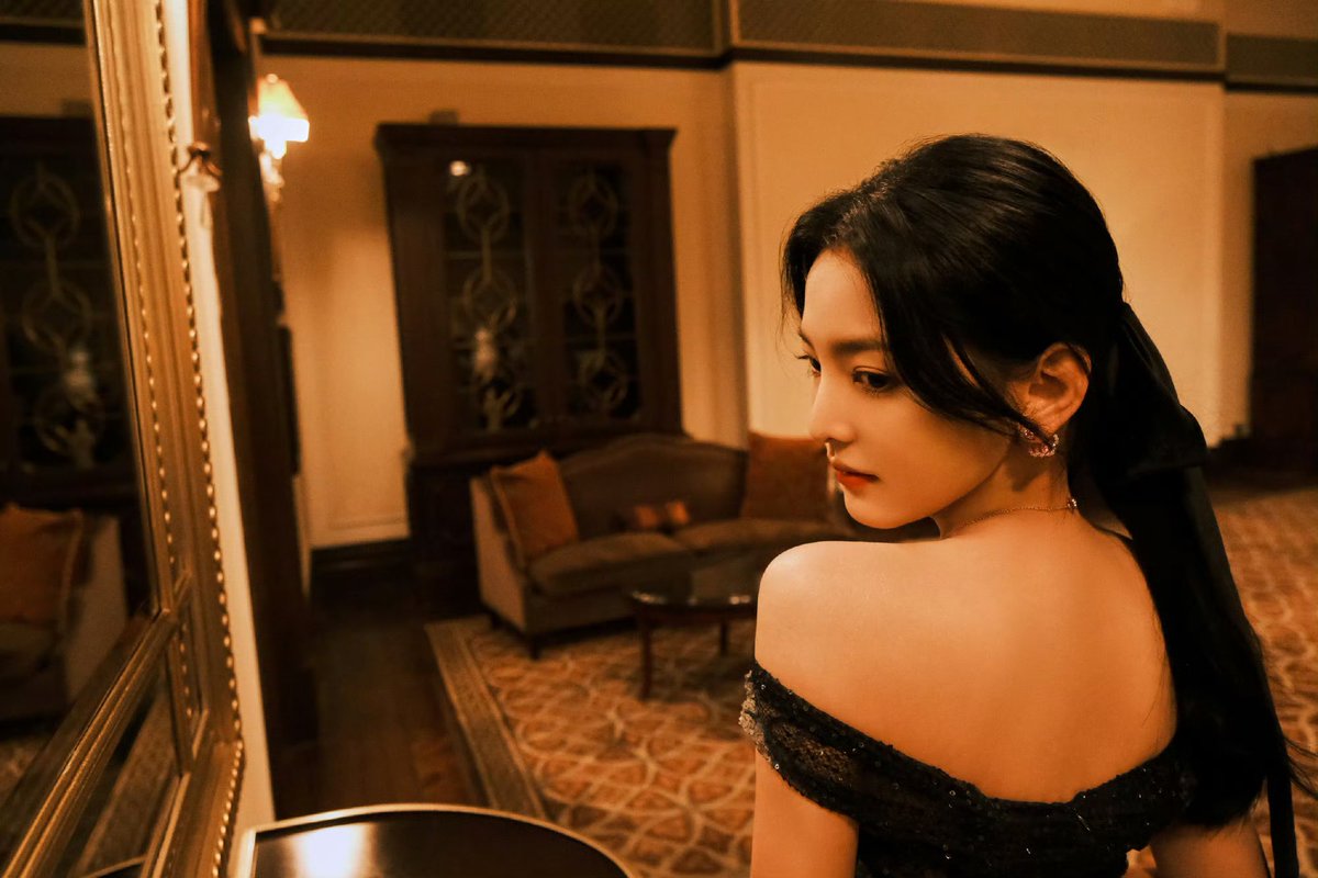 rruonans's tweet photo. zhang ruonan for weibo movie night five years ago 🥹🖤 https://t.co/4qgUe9Cbgp