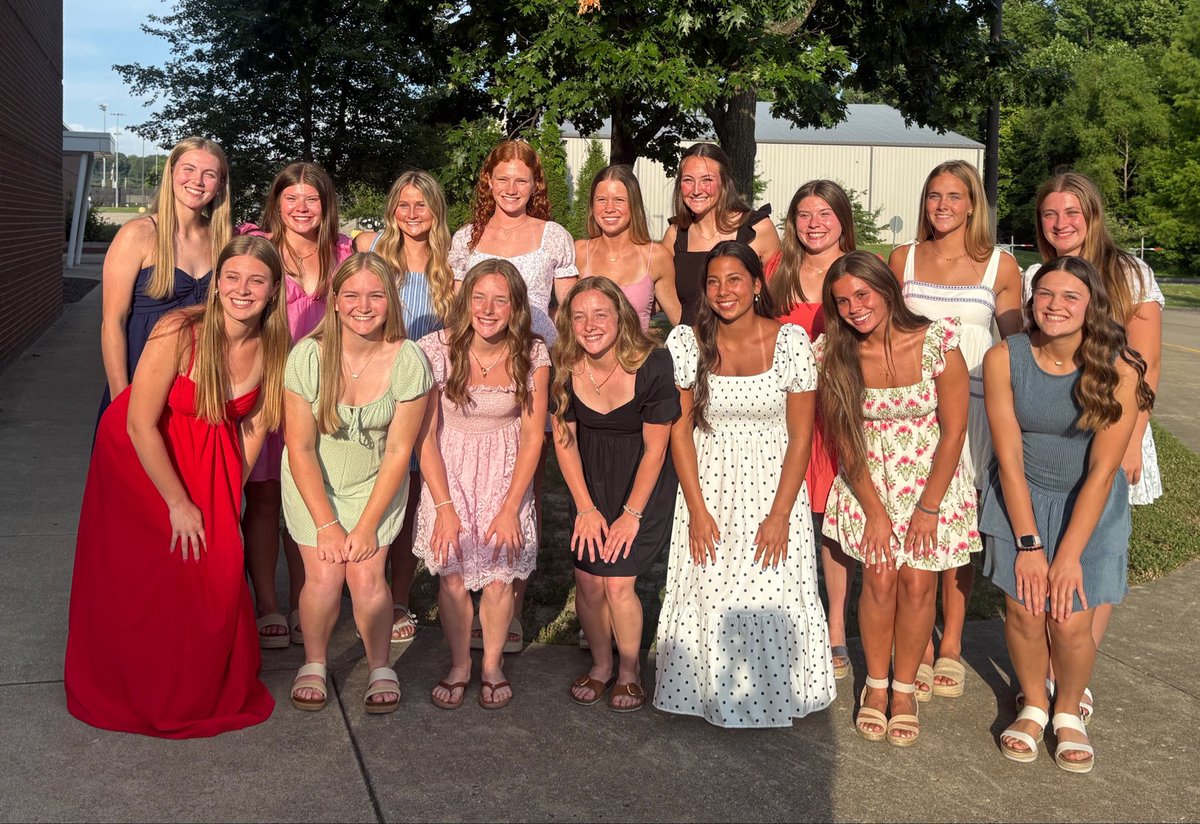 jaspersoftball's tweet photo. 2026 softball banquet 🥎🖤💛what a great night celebrating our season and our 2 seniors! https://t.co/Vn74BaoWpJ
