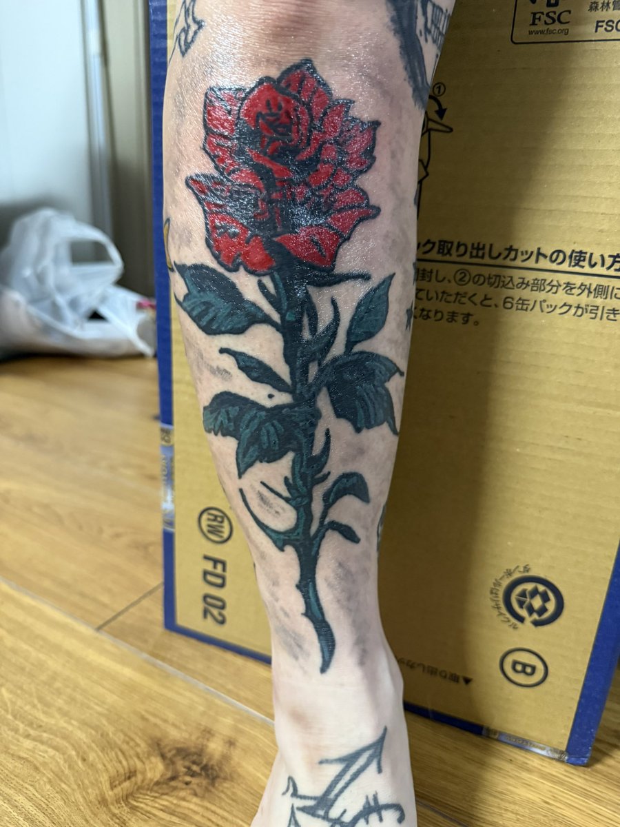 kyi_1234567890's tweet photo. 🌹

2年半の🌹に

               『命を吹き込んだ』

#Tattoo#独学#practice
#タトゥー好きと繋がりたい
#彫り師見習いと繋がりたい https://t.co/7B8tXbxbgt