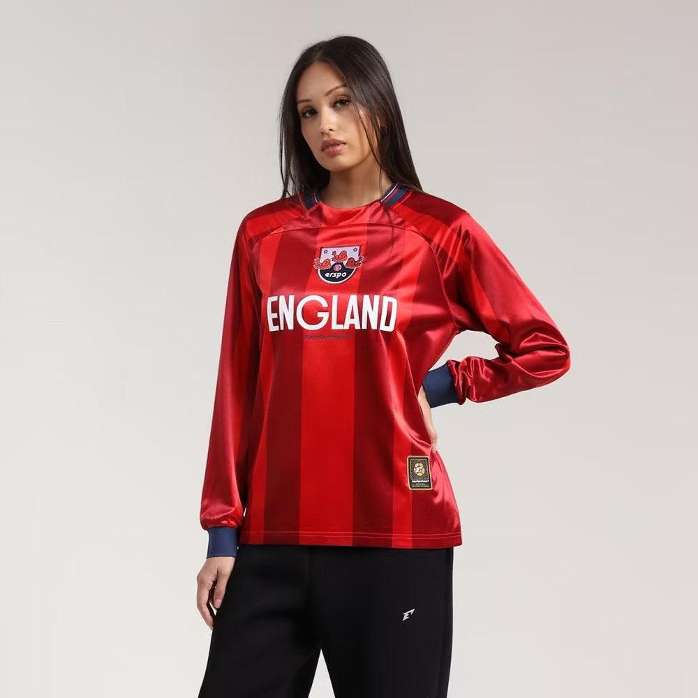 bangsajeed's tweet photo. Eh anjir ternyata jersey fantasy world cupnya erspo cakep- cakep loh. Gua spill yang paling gua suka! 🔥🥵 https://t.co/k6OEBVxWWj

#jersey4sale https://t.co/m0tzCJCNXc