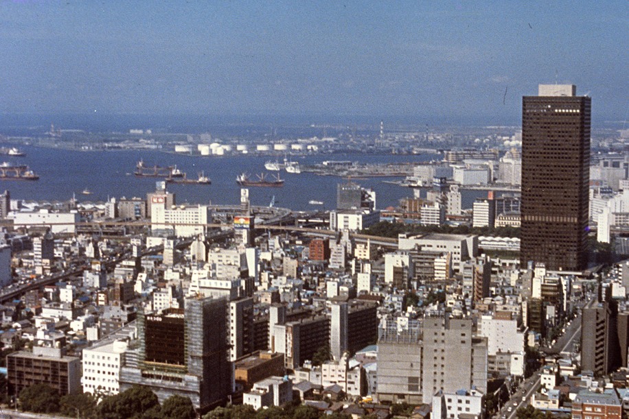 harukaawake's tweet photo. 🇯🇵 On the left is Japan in 1960 - only 15 years after World War II. Everything was destroyed and burnt down the ground and yet we rebuilt it.

🇿🇦 On the right is South Africa in 2026. South Africa was not bombed in World War II.

These pictures speak for themselves. https://t.co/ONwydWkln1