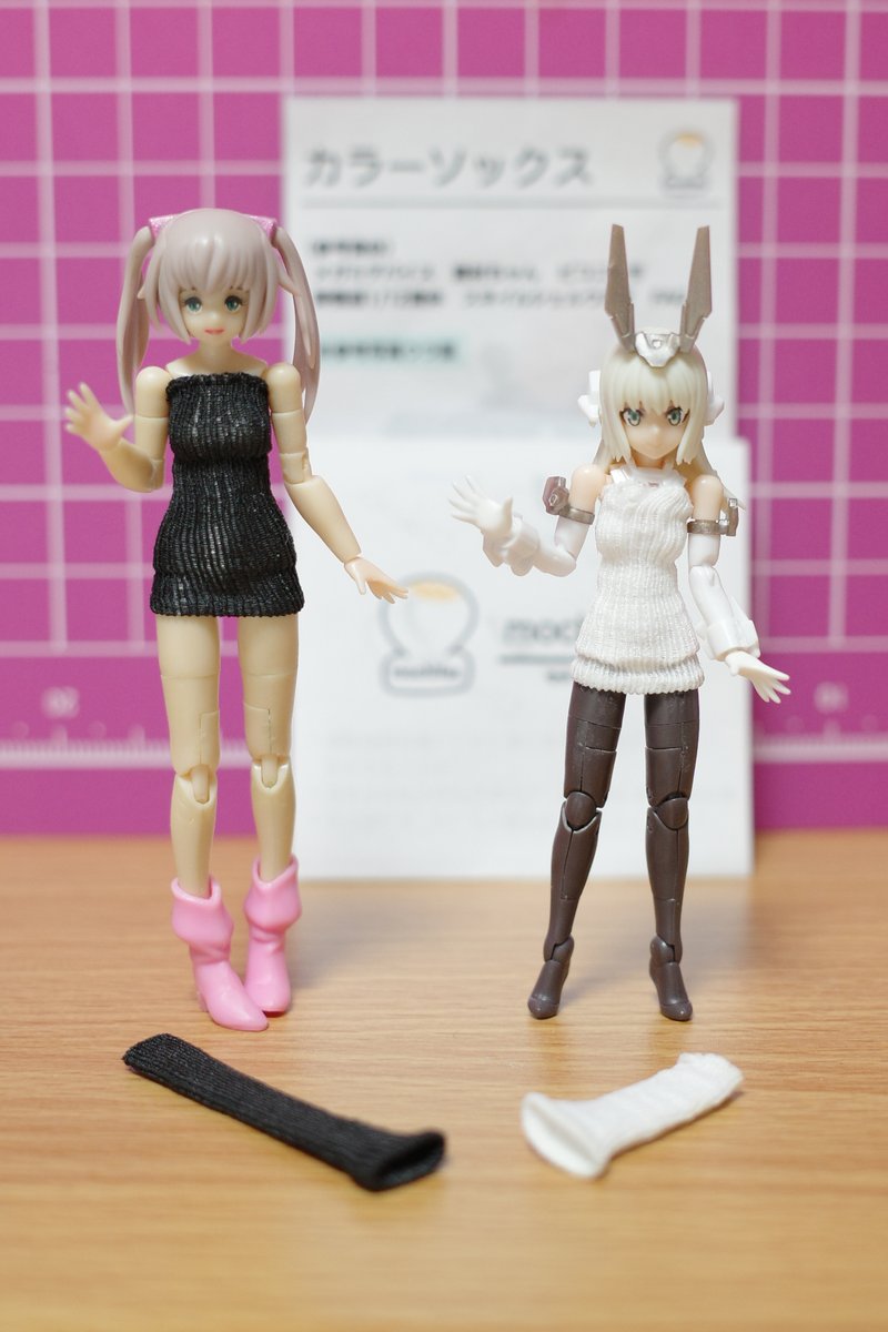 kozleon's tweet photo. @yanmar_factory @RX78osk2 @onigum @_kooriya_ @mochifac #お世話になってるディーラーさんの魅力を再発信するタグ
1/6ドール界に居た私を1/12の布服へのきっかけをつくったのがヒナキさんなら、1/12布服沼へと引きずりこんだのがモチファクさん（@mochifac）ですぞ！
一点物のような派手さはなくても、普段使いやコーデのアイテムとして欠かせませんわ♪ https://t.co/xAAWZ3moWY