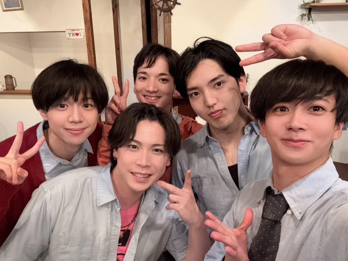 ShinShin956's tweet photo. 場当たり終了！
#新ふれぼ　はますます面白く、
熱量も上がってきてます。　
いよいよ明日初日。答え合わせのお時間。

全力で戦ってきます。
滑り込み大歓迎、
お時間よろしければ是非見に来てくださいませ。 https://t.co/iSCWSC9npb