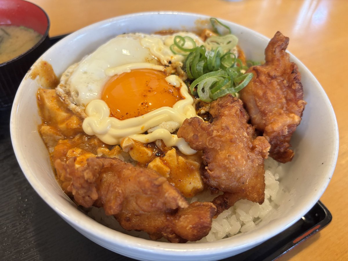 FrekelMerson's tweet photo. お昼にこんながっつりランチを食べてしまったので夜は全くお腹が空きません笑 https://t.co/RVZDerGBvE