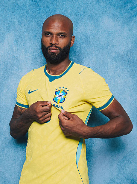 futtmais's tweet photo. A grande dúvida do Brasil para a estreia na Copa do Mundo está no ataque, com a disputa entre Matheus Cunha e Igor Thiago.

No momento, quem está em vantagem é o jogador do Manchester United. Endrick, apesar do gol da vitória sobre o Egito, ainda aparece atrás na disputa por enquanto.

Caso não aconteça nenhuma surpresa ao longo da semana, o Brasil que estreia na Copa do Mundo deve ter: Alisson; Danilo, Marquinhos, Gabriel Magalhães e Alex Sandro; Casemiro e Bruno Guimarães; Lucas Paquetá, Matheus Cunha, Raphinha e Vinicius Jr.

🗞️ @ESPNBrasil