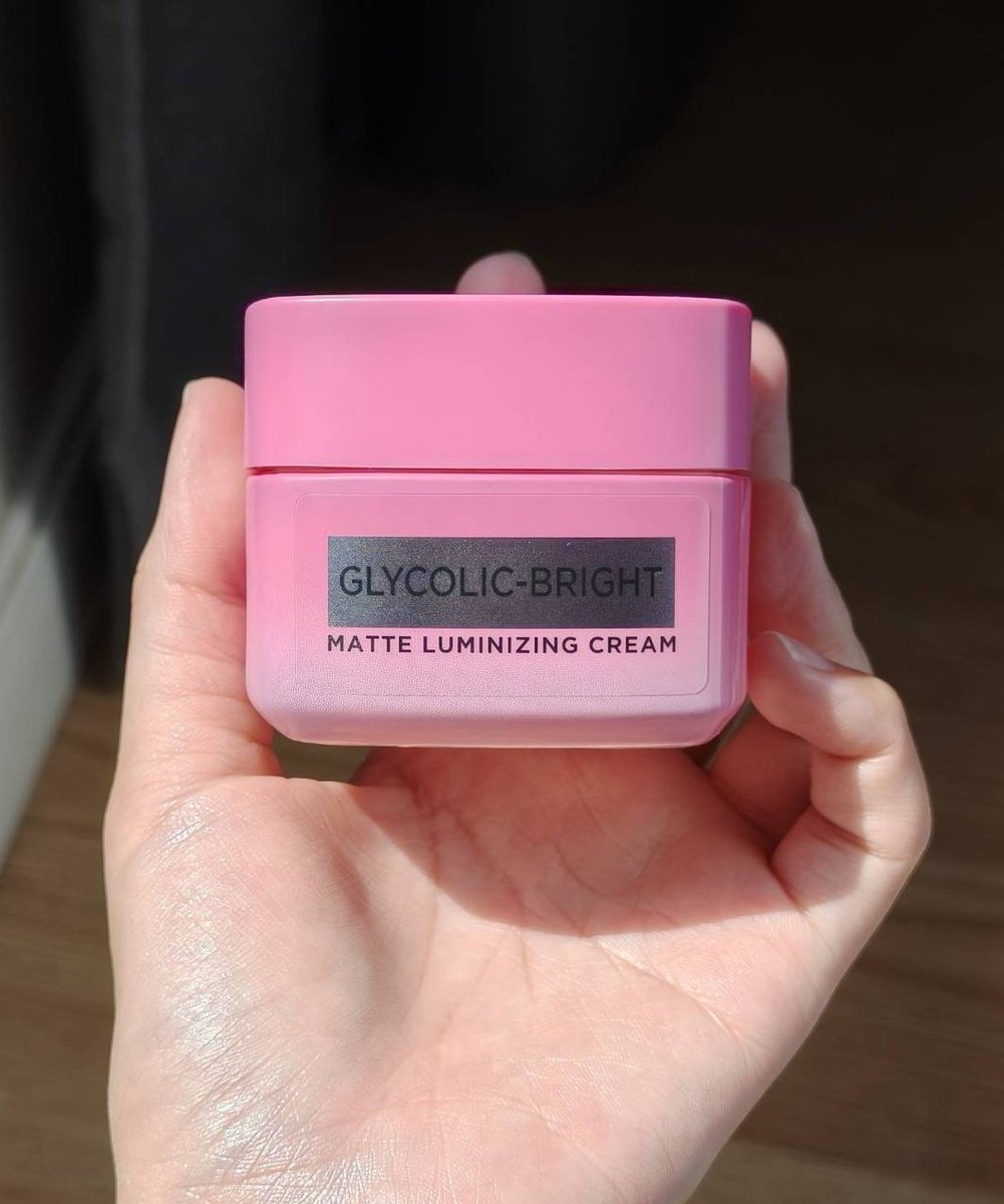 foxeryrose's tweet photo. L'Oreal Glycolic-Bright ครีมแมตต์ สูตรใหม่ เนื้อไข่มุกที่แล้วความมันหายปั๊บ แต่หน้ายังดูฉ่ำวาว 

📍https://t.co/gXVKA38hNq
📍https://t.co/eHND89Pmrl https://t.co/IX6oPMAChb