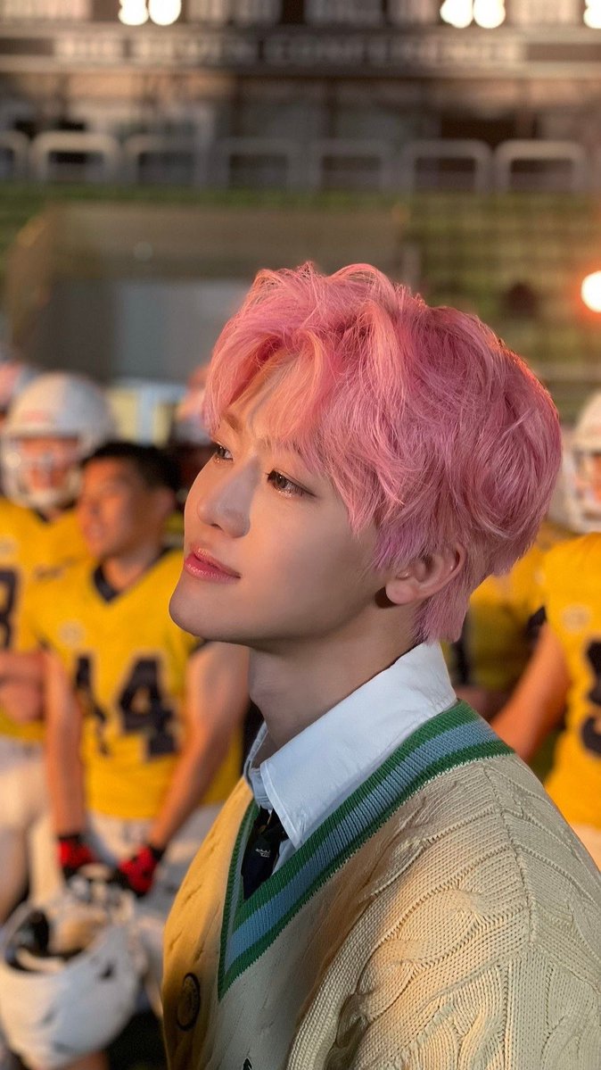 augustmarkie's tweet photo. he's just a princess with his pretty pink hair https://t.co/8g2lamRhAT