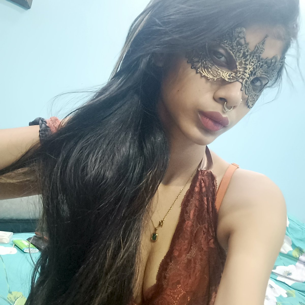 DivineAshlesha's tweet photo. Coming live in 10mins ! https://t.co/leuYxrJLnF