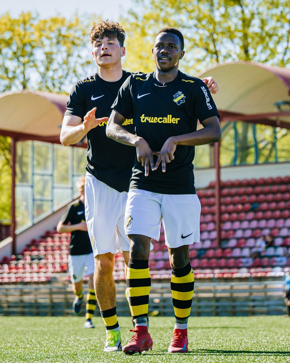 AIKungfotboll's tweet photo. Det är derbyvecka på Skytteholms IP. På onsdagskvällen med avspark kl 19:30 tar AIK:s serieledande P19-lag emot Djurgården i P19 Allsvenskan.

Ta dig gärna till Skyttan och stötta killarna till derbyseger. Fritt inträde!

Kan du inte vara på plats? Då sänds matchen direkt i AIK+. https://t.co/cu9ZSZ6c58