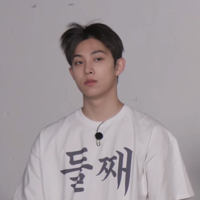 ryulbks's tweet photo. RUPIAH GUAAAA ANAJJGSGAGSGAGGSGD LEMEEEESSSS BYE GANTENG BANGET ASEMMMM NGUNYAH KEMIRI DAH GW https://t.co/dMKiQBVaIr