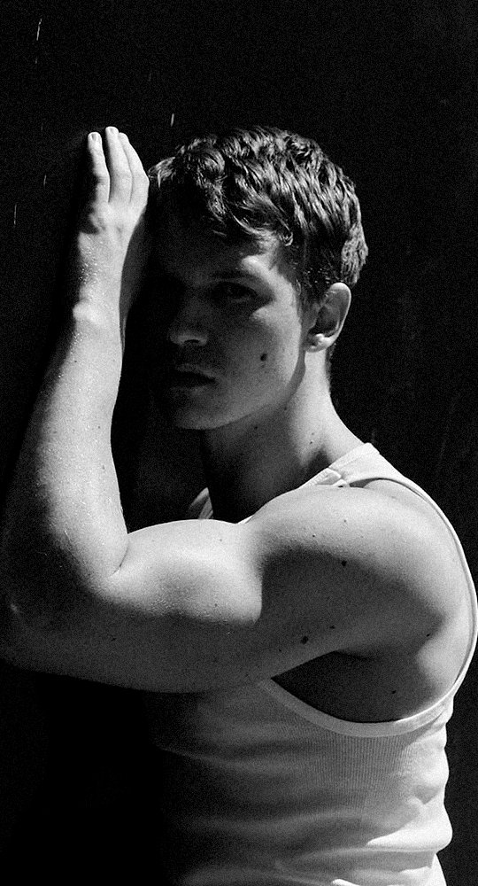 Storrie_'s tweet photo. Kinda obsessed with the pictures from this shoot https://t.co/dNnoe739OJ