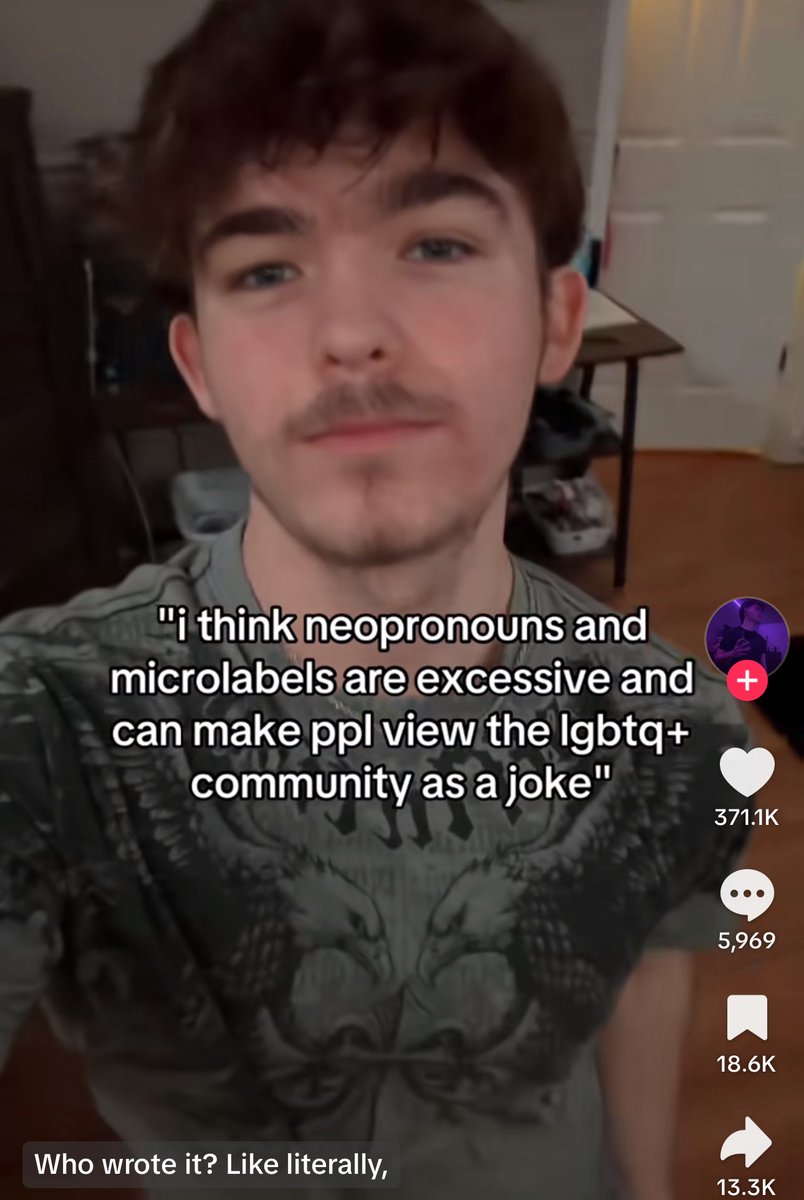junomagica's tweet photo. Stop trying to fracture our community so we can be more appealing to straight people, get up off the floor they hate us all no matter what. #neopronouns #microlables https://t.co/oAiKvnbAQ3