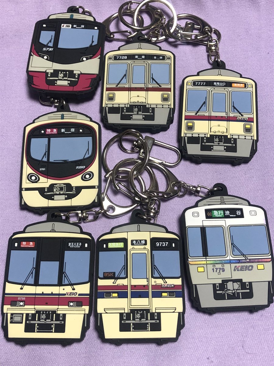 これらを全部カバンに付けて 京王電鉄の車輌観察しに行ったら ほぼ確実