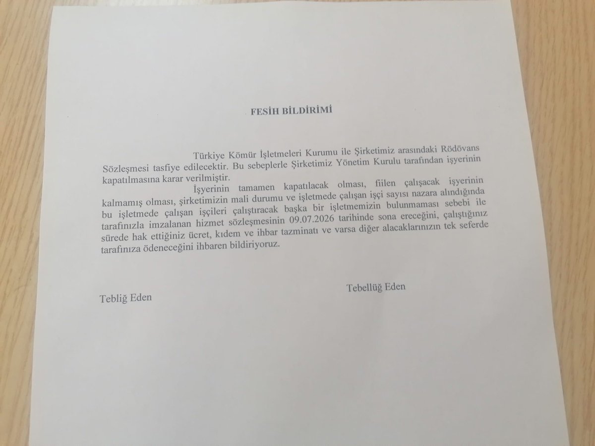 Basaranaksu_'s tweet photo. Türkiye Kömür İşletmeleri, büyük hissedarı olduğu Yeni Anadolu AŞ ye ait SOMAIşıklar Maden Ocağı’nı kendi ukdesinde olan rödövans sözleşmesi iptalini gerekçe göstererek 2000 işçiyi işten çıkardı 
Kahrolsun sarı Sendikacılık 
Kahrolsun kamuyu yağmalayanlar! https://t.co/58JJ6V8Bo0