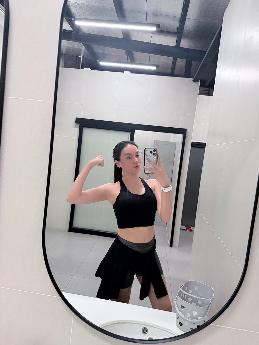 Michellebehrm's tweet photo. เหงื่อทั้งนั้นไม่มีน้ำผสม 555555555  นุ้งหมูที่แข็งแรง 💪🏻 https://t.co/PklUl77Jik