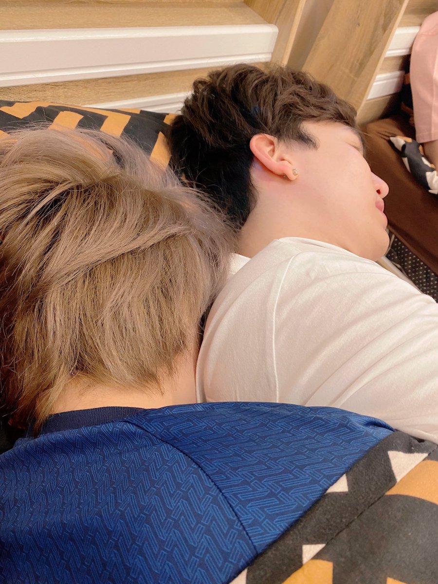 chamoyzzii's tweet photo. แม้กณฐ แน่จริงก็กลับมานอนกอดกันอีกดิ 🥲 https://t.co/HyoDqvTIdi
