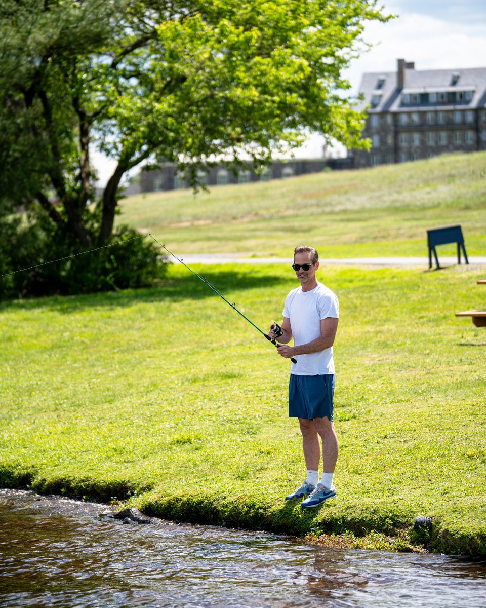 SkytopLodge's tweet photo. Some of the best moments at Skytop Lodge don't need a schedule. 🎣

Just peaceful waters and mountain views. https://t.co/qtnVlt9QsU
