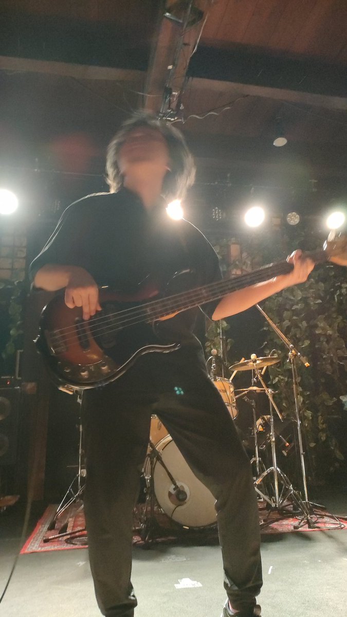 mazitaso's tweet photo. 昔FM京都で流れてるのをなんとなく聴いてたシックスブリッツを今になって追っかけてるんだから、人生何があるか分からんね https://t.co/EIIb44OIuw