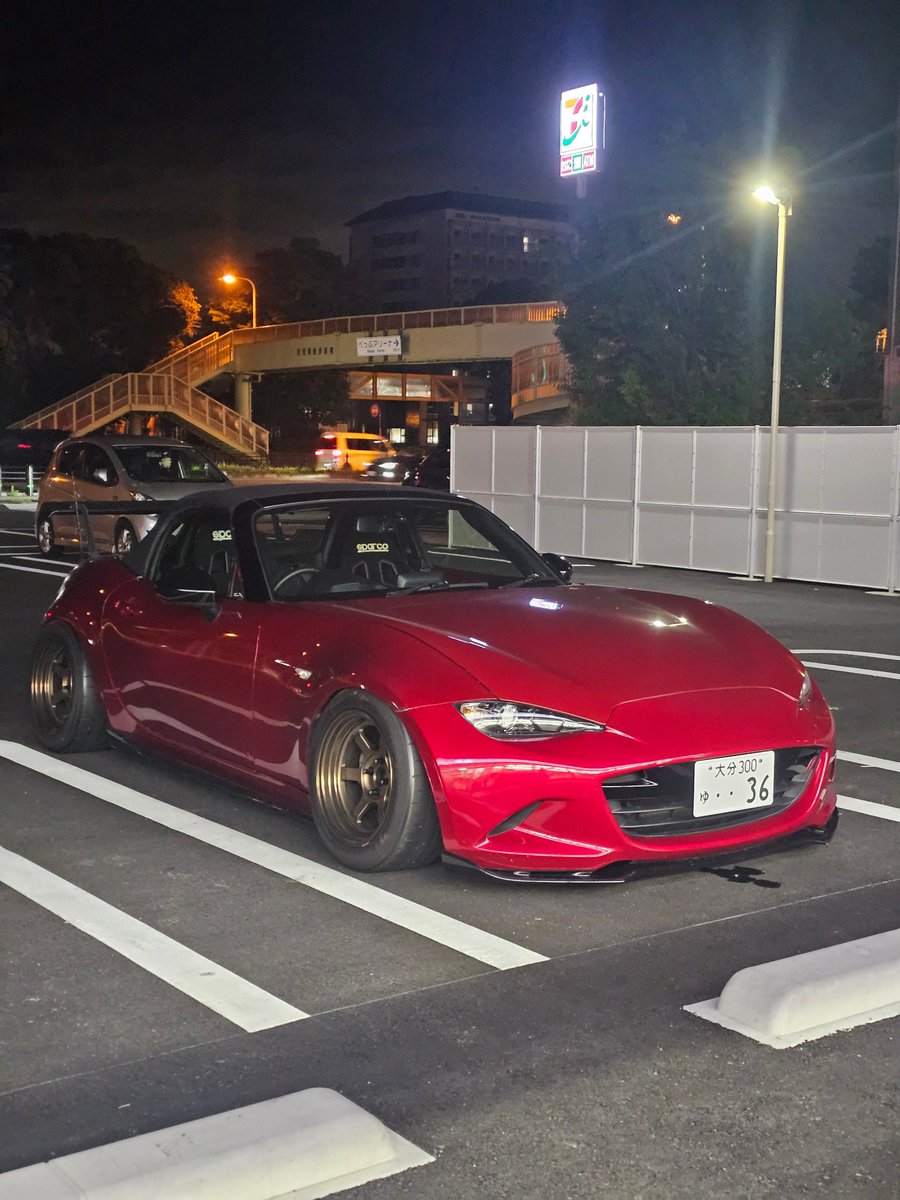 DwRAEn's tweet photo. デケェ企業に入って、事務でも手堅く稼げば20中盤でnsxが買えると思っていた高校生のぼくへ

ちゃんとしたところに入って同世代と比較してもそんな悪くない給料を貰えてるけどnsxが3倍の値段になって変な2台しか買えなかったよ https://t.co/YY8GbU3XH2