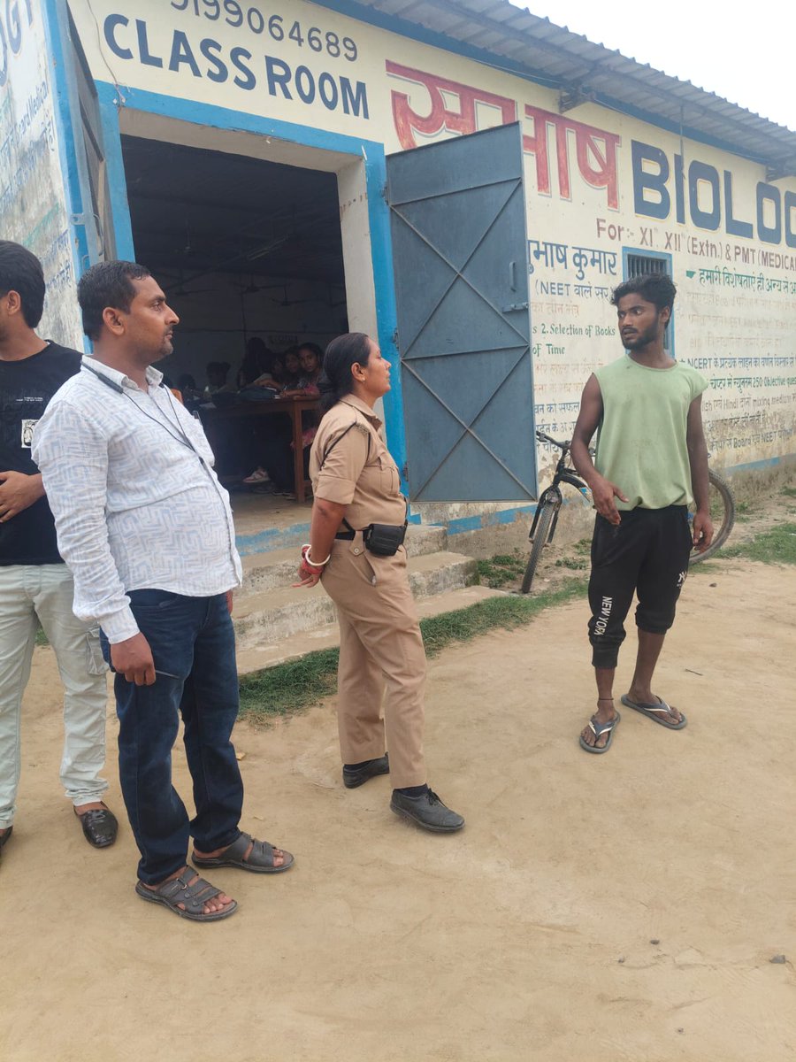 SaharsaPolice's tweet photo. महिला थाना की सक्रियता – सुरक्षित सहरसा की दिशा में सशक्त पहल
@bihar_police 
@BiharHomeDept 
#janpolice
#Saharsapolice
#knowyourpolice
#HainTaiyaarHum
#police
#saharsa https://t.co/ElAxctdGDh