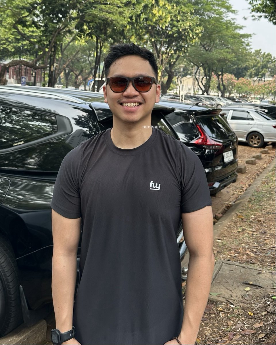 denimo_rrr's tweet photo. p adu foto pake kacamata hitam 😎😆 https://t.co/chzt2ISH3J