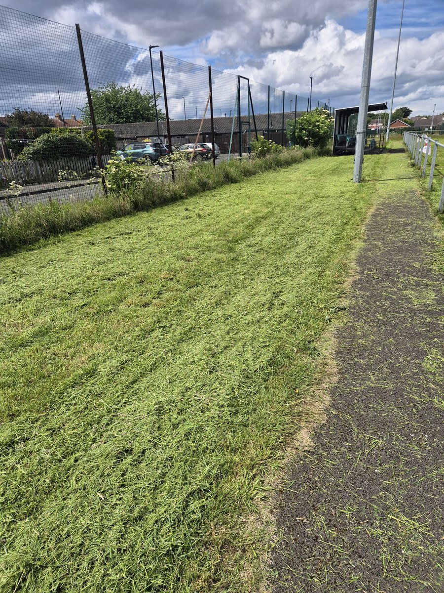 robdunn32's tweet photo. Music on and getting some tidying up done at footy @ForestHallFC1 https://t.co/LfCvDH1WaH