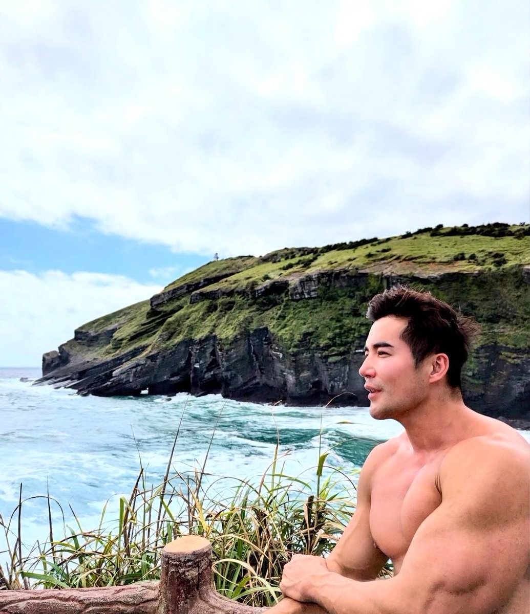 kr_nekochan's tweet photo. リュウカン役のルディリンのありえない筋肉シリーズは毎回おもろいんだけど個人的にこれ
2枚目はさすがに本人もなんか弁明してた気がする https://t.co/74lU1EYGxL