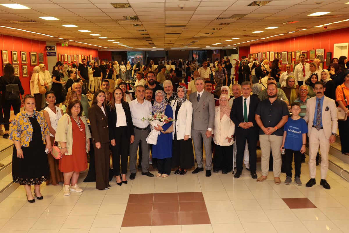 gencmemursen35's tweet photo. İl Başkanımız Enes Sabancı, Türk Kızılay İzmir tarafından düzenlenen, farklı disiplinlerden sanatçıların eserlerinin yer aldığı “Hilalin Işığında: İzmir'den Filistin'e” adlı yardım amaçlı sergiye katılım sağladı.

Emeği geçenlere teşekkür ediyor, başarılar diliyoruz. https://t.co/JsqQWdBn9B