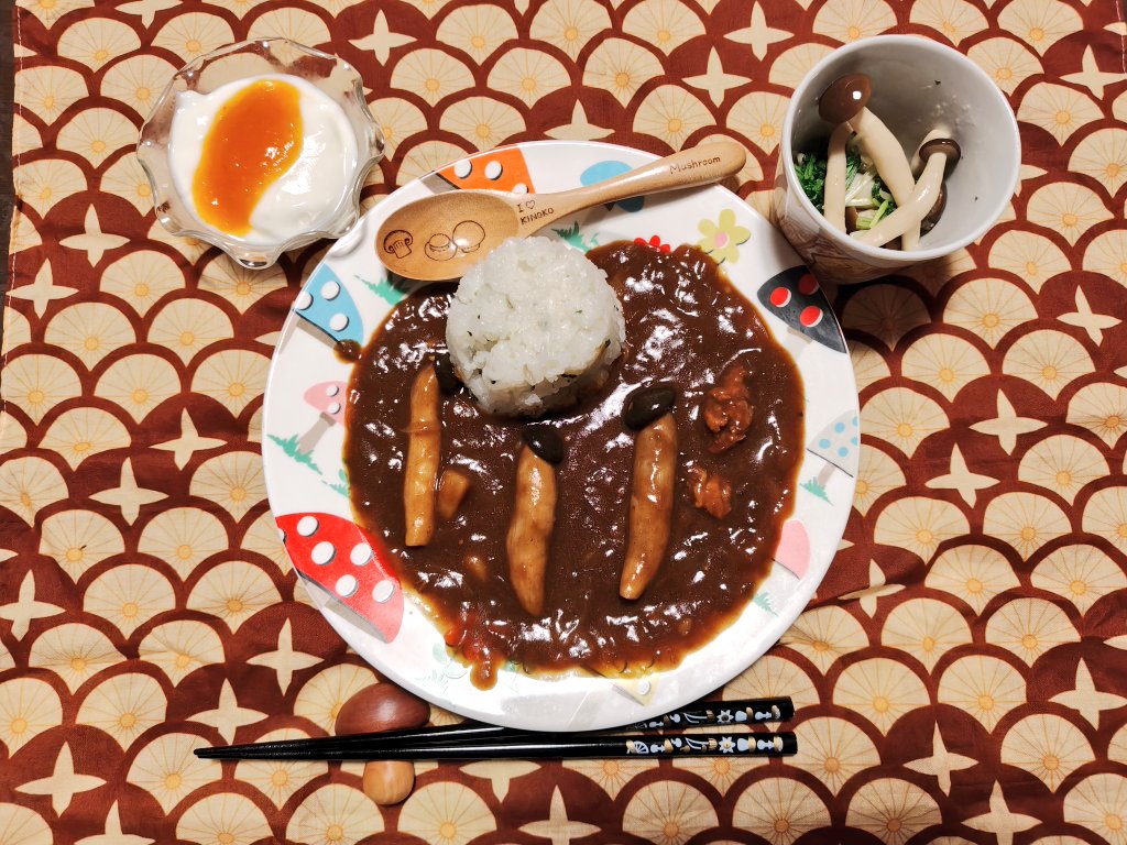 non_rinne's tweet photo. 夕飯はミスズライフさんのぶなクイーンカレー🍛里山ぶなしめじマリネ🍄‍🟫自家製梅ジャムヨーグルト
煮込んでも変わらぬ大きさ。口に含むとじゅわ～ときのこの味がしみだす https://t.co/IyHiKzSnOF